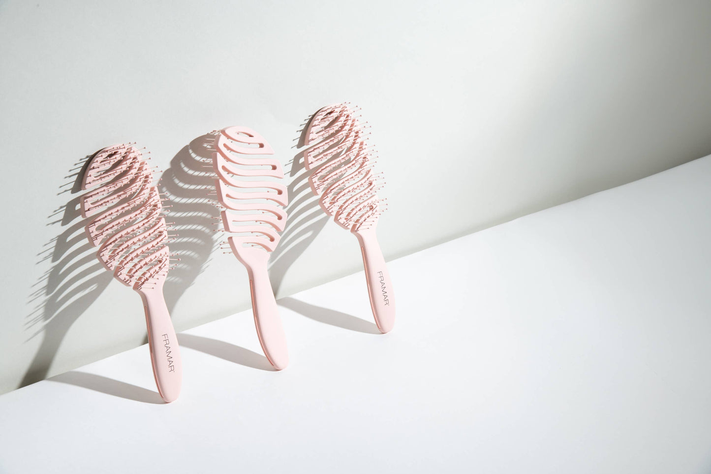 FRAMAR Flex Brush For Hair, Vented Hair Brush Detangler Rosé