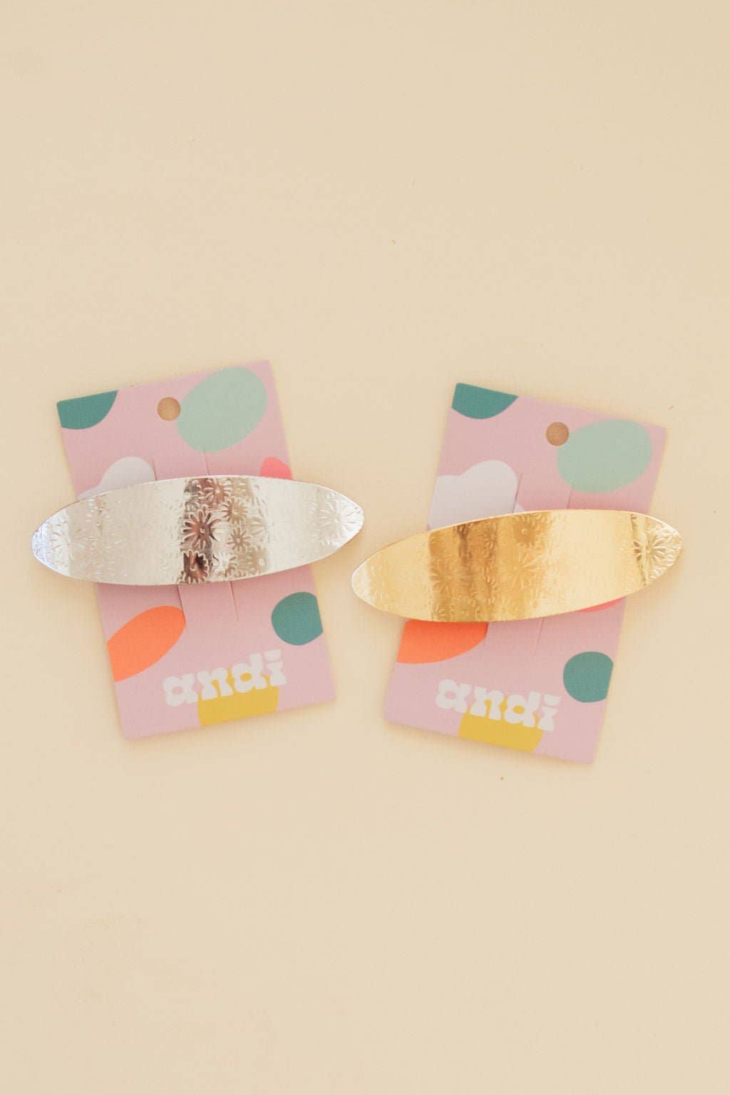Metal Daisy Barrette: Silver